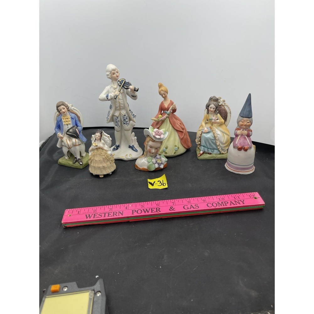 6 VNTG Victorian Figures And 1 Knome Bell (v36)‎